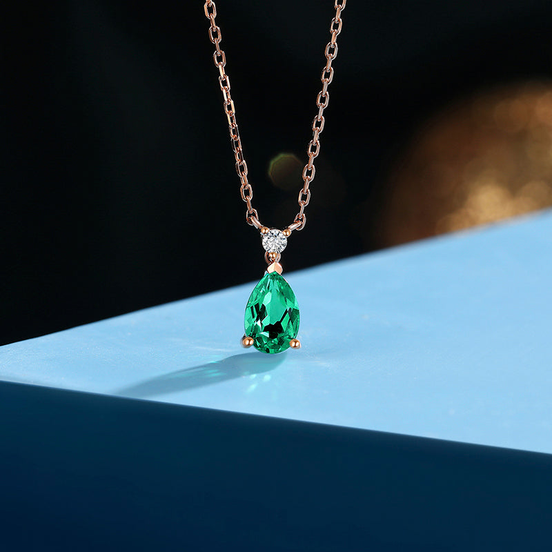 18K Gold Pear Cut Emerald Pendant Gift for Family