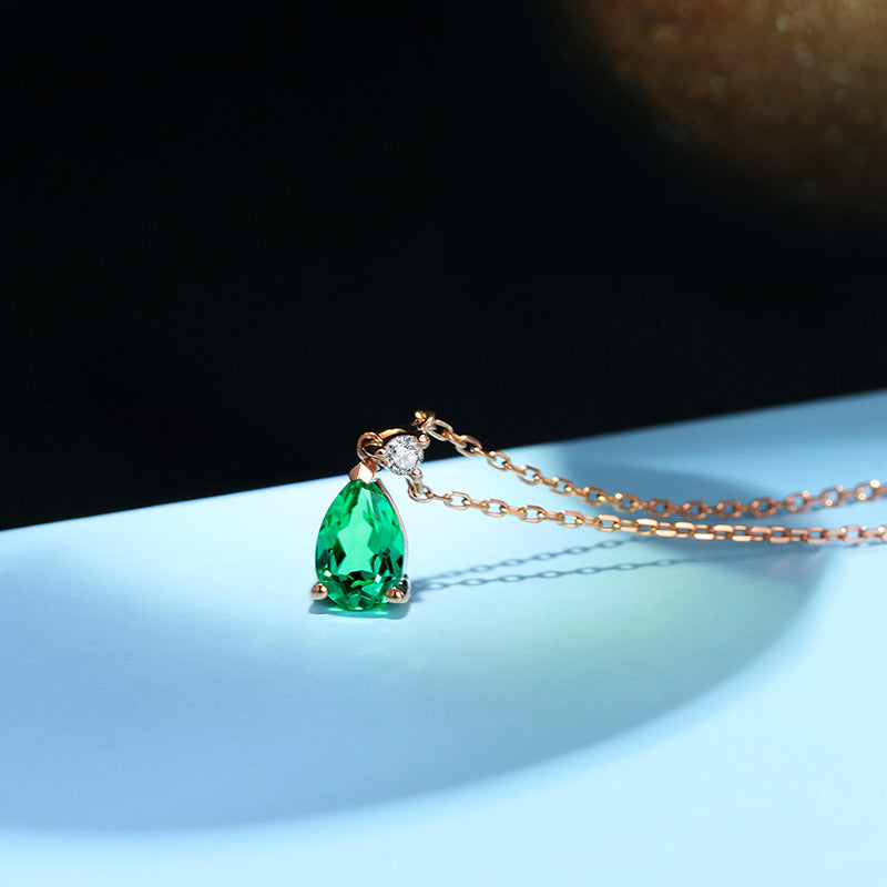 18K Gold Pear Cut Emerald Pendant Gift for Family